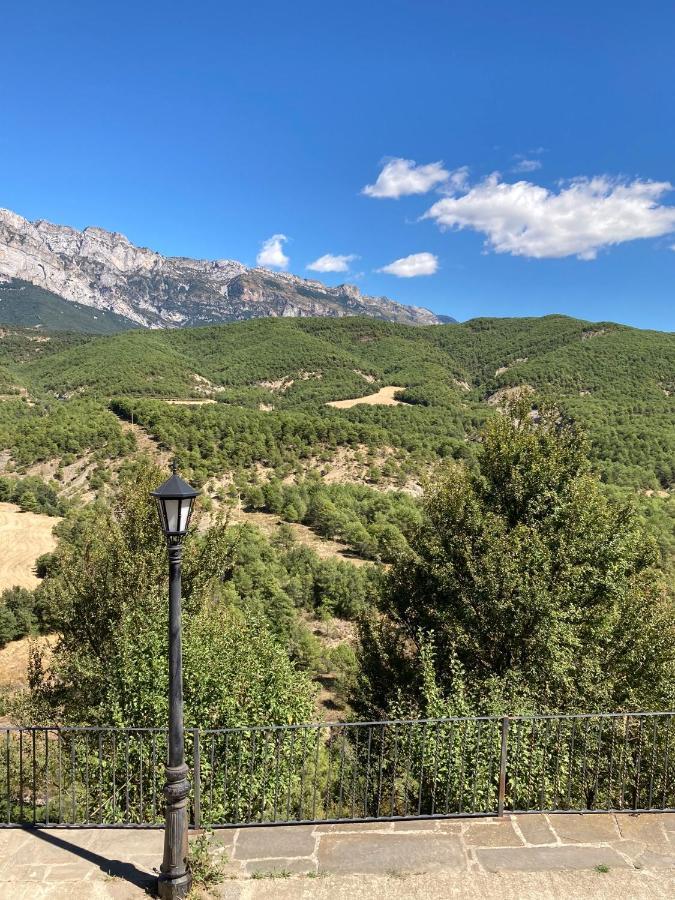 El Pueyo de Araguás Casa Encuentra, En El Pirineo Al Lado De Ainsaゲストハウス エクステリア 写真