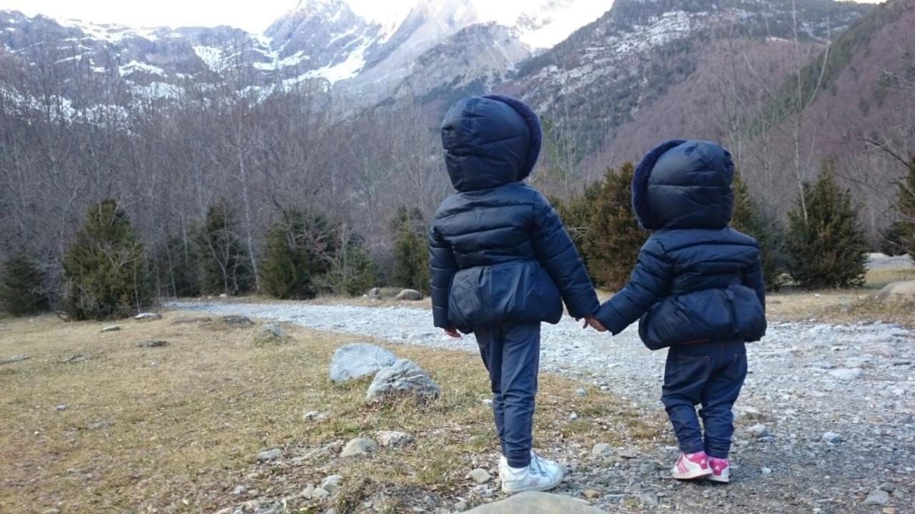 El Pueyo de Araguás Casa Encuentra, En El Pirineo Al Lado De Ainsaゲストハウス エクステリア 写真