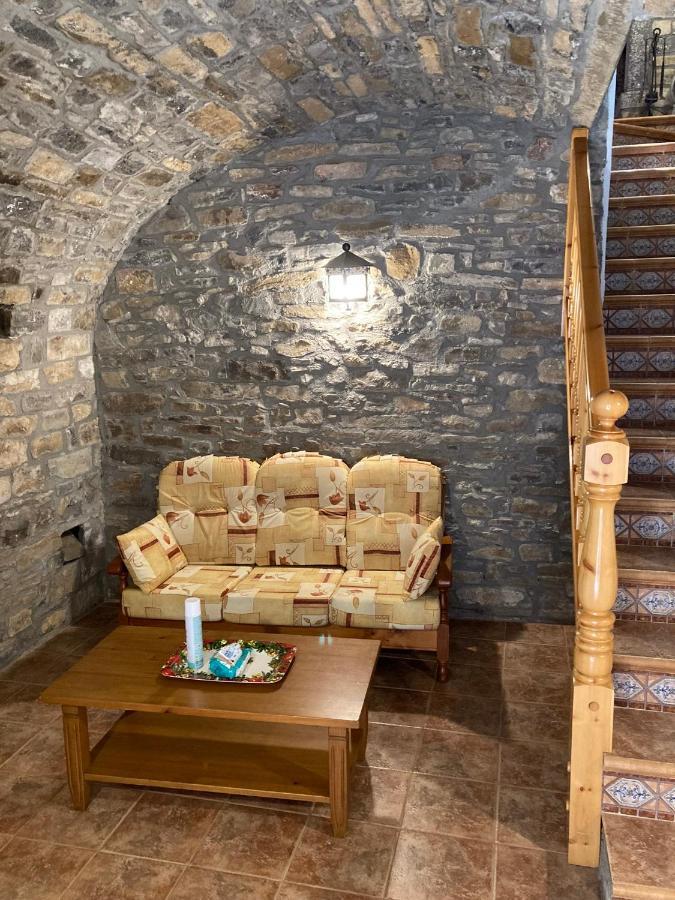El Pueyo de Araguás Casa Encuentra, En El Pirineo Al Lado De Ainsaゲストハウス エクステリア 写真