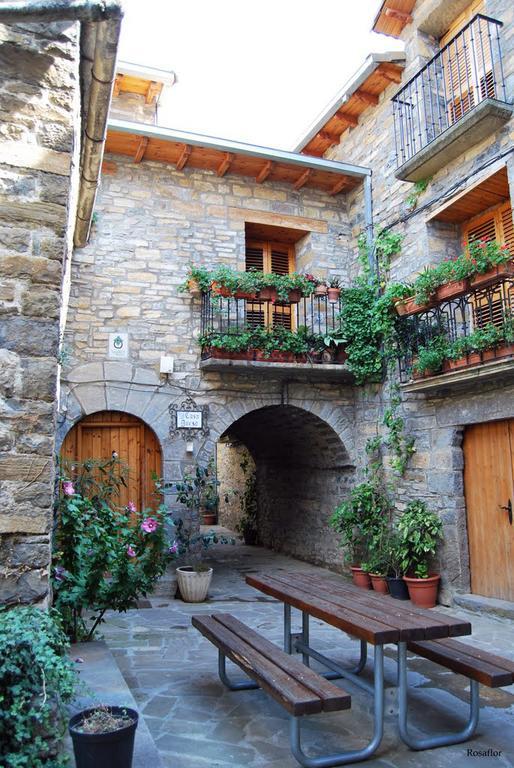 El Pueyo de Araguás Casa Encuentra, En El Pirineo Al Lado De Ainsaゲストハウス エクステリア 写真